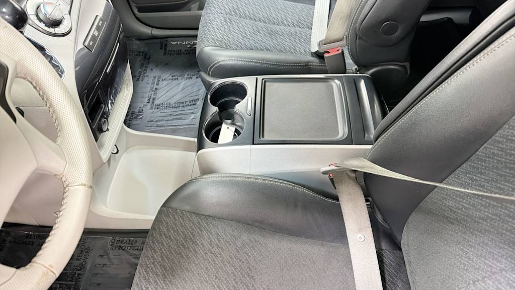 Thumbnail: 2014 Toyota Sienna - 30