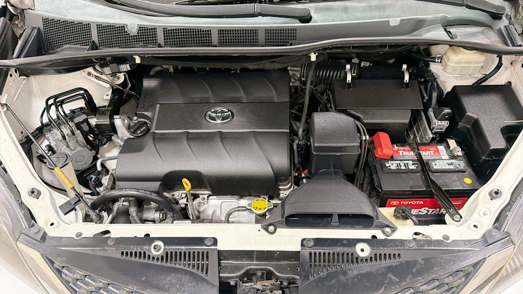 Thumbnail: 2014 Toyota Sienna - 8