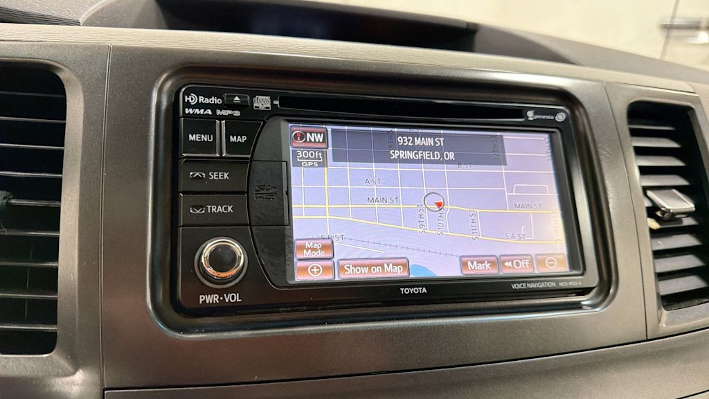 Thumbnail: 2014 Toyota Sienna - 28