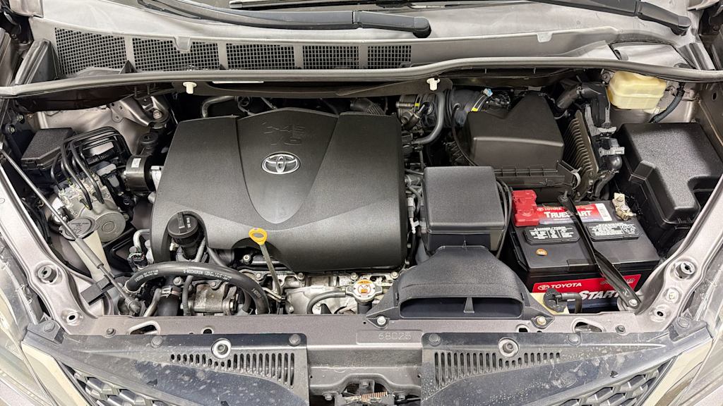 Thumbnail: 2017 Toyota Sienna - 8