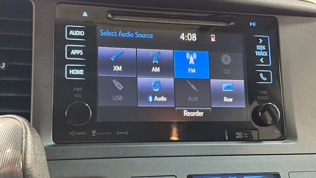 Thumbnail: 2017 Toyota Sienna - 14