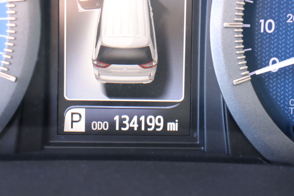 Thumbnail: 2015 Toyota Sienna - 8
