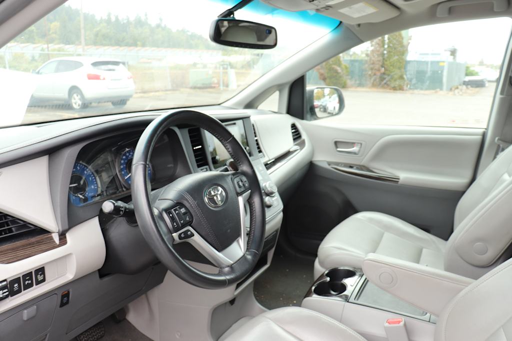 Thumbnail: 2015 Toyota Sienna - 2
