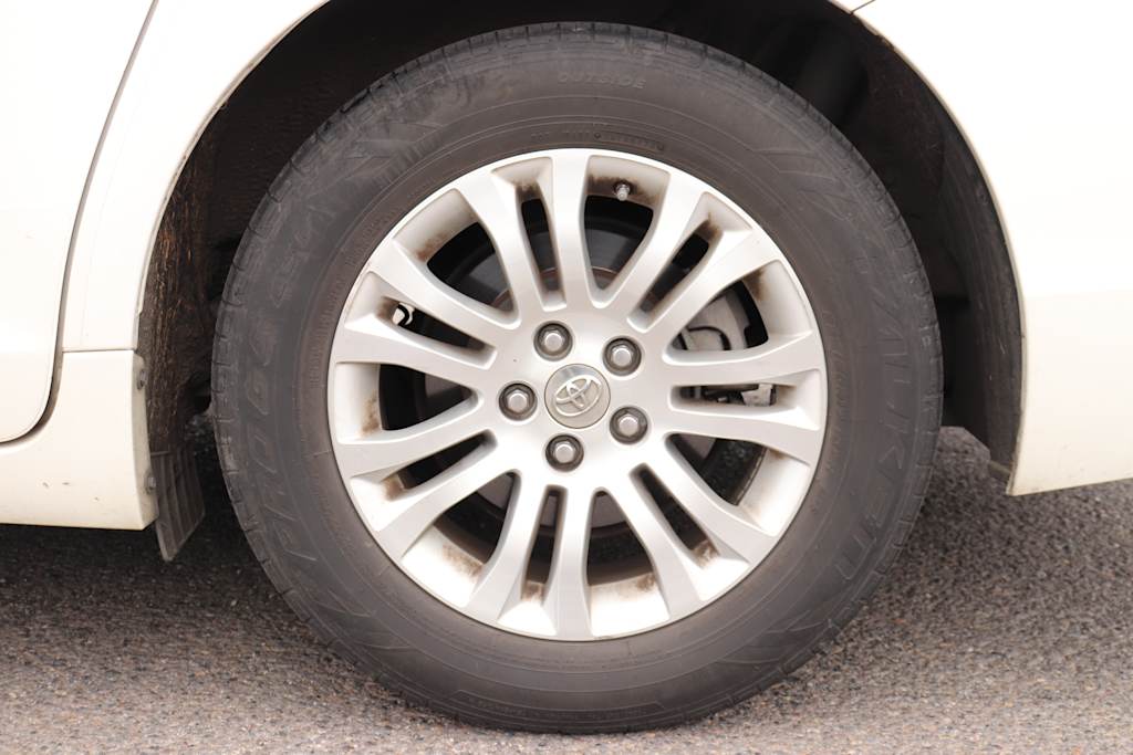 Thumbnail: 2015 Toyota Sienna - 7