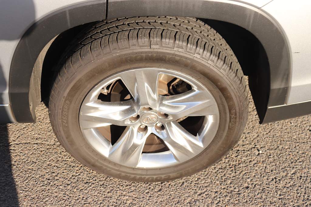 Thumbnail: 2014 Toyota Highlander - 7