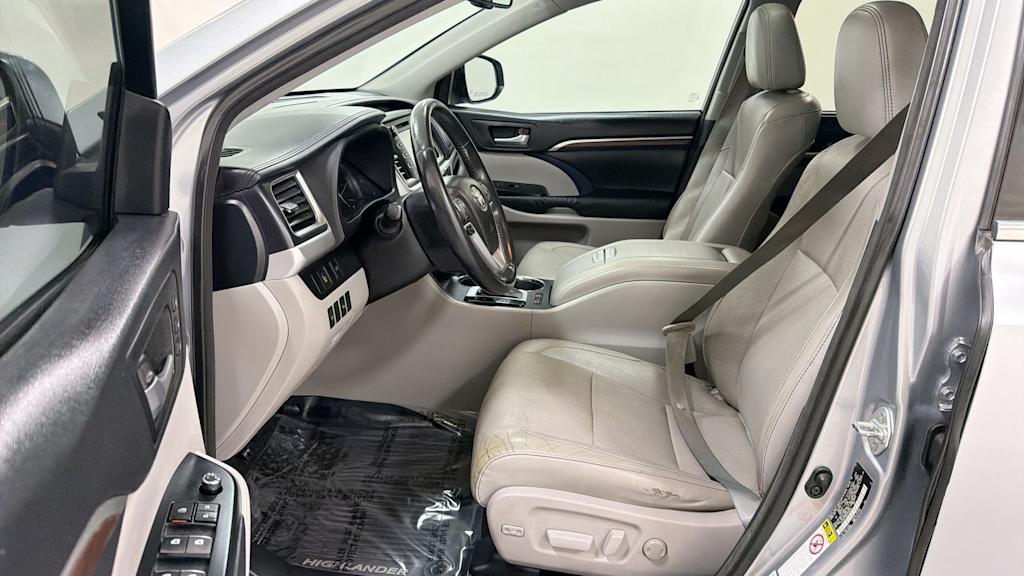 Thumbnail: 2014 Toyota Highlander - 10