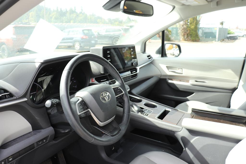 Thumbnail: 2022 Toyota Sienna - 2