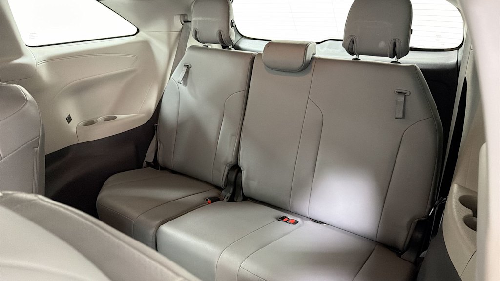 Thumbnail: 2022 Toyota Sienna - 30
