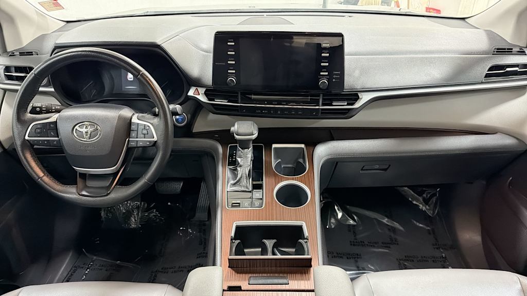 Thumbnail: 2022 Toyota Sienna - 14