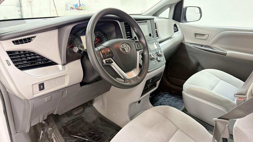 Thumbnail: 2015 Toyota Sienna - 2