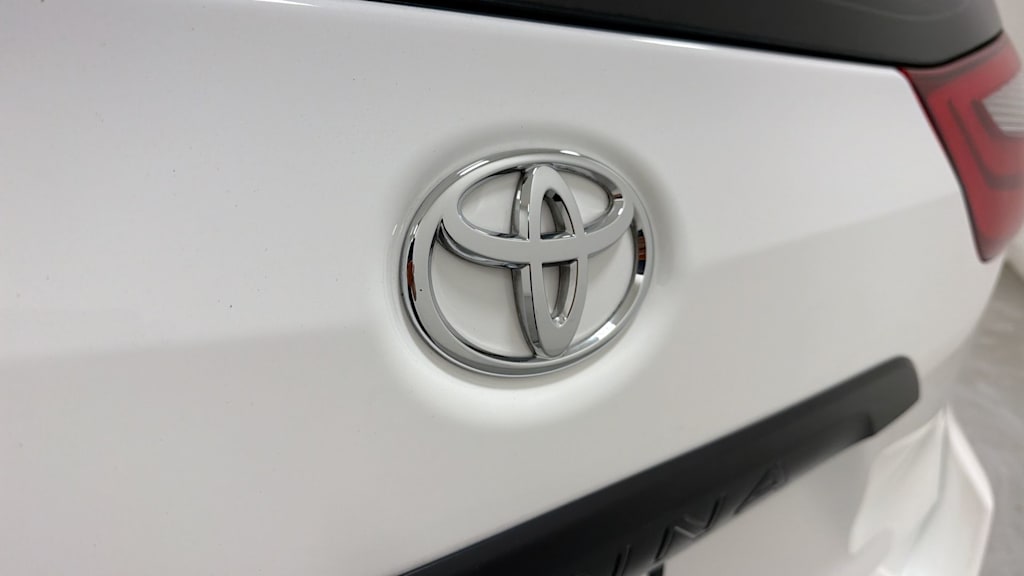 Thumbnail: 2015 Toyota Sienna - 7