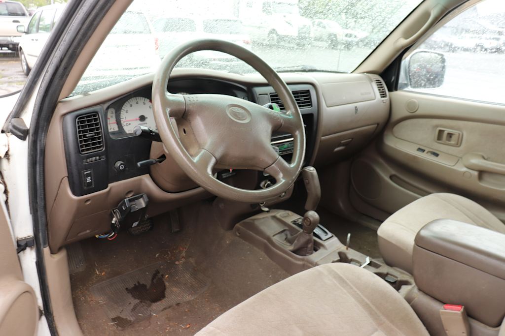 Thumbnail: 2001 Toyota Tacoma - 2