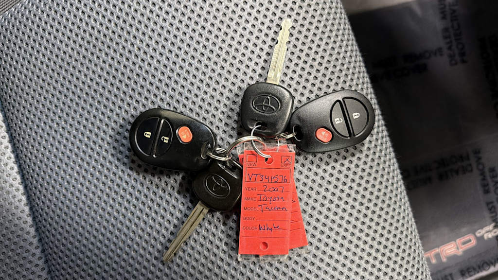 Thumbnail: 2007 Toyota Tacoma - 29