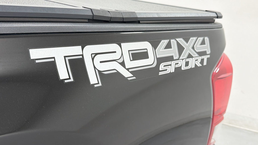Thumbnail: 2016 Toyota Tacoma - 29