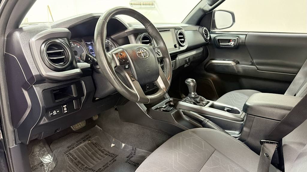 Thumbnail: 2016 Toyota Tacoma - 2