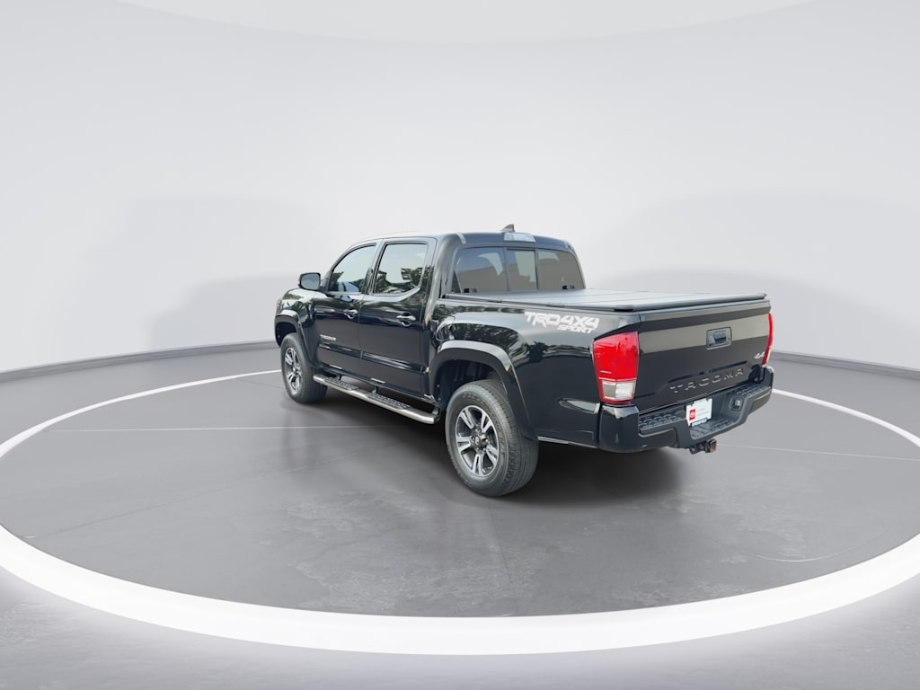 Thumbnail: 2016 Toyota Tacoma - 20