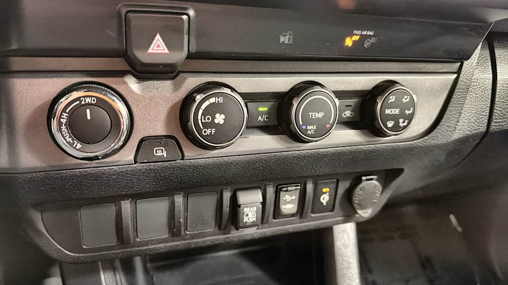 Thumbnail: 2019 Toyota Tacoma - 29