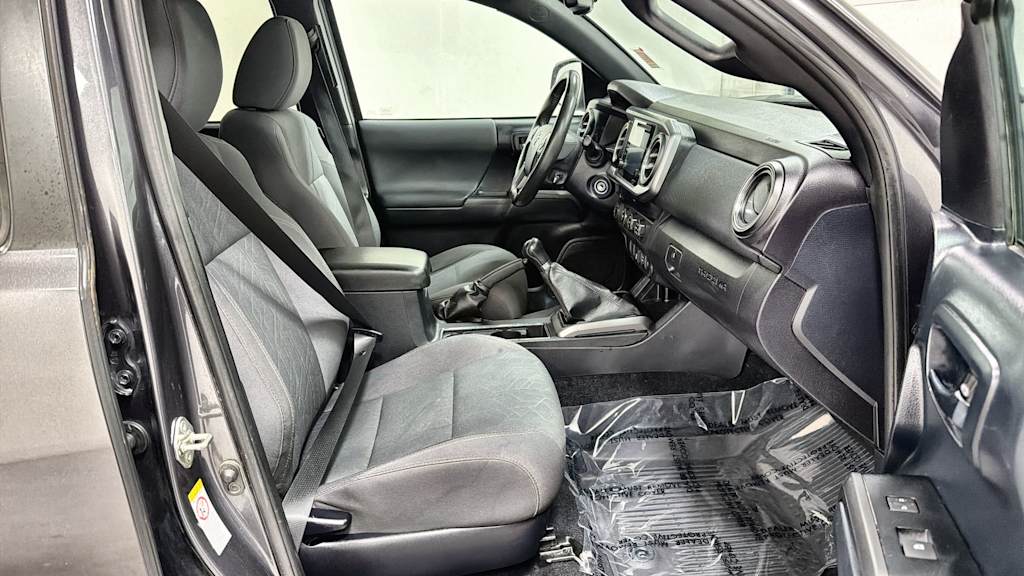 Thumbnail: 2019 Toyota Tacoma - 31