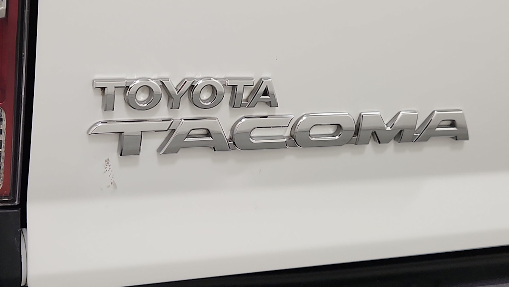 Thumbnail: 2011 Toyota Tacoma - 25