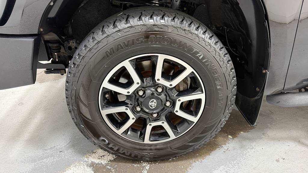Thumbnail: 2015 Toyota Tundra - 6