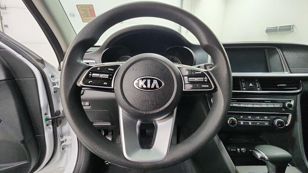 Thumbnail: 2020 Kia Optima - 9