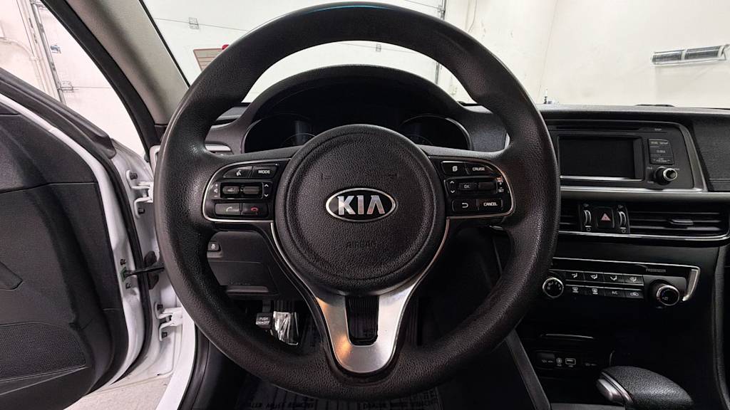 Thumbnail: 2017 Kia Optima - 10