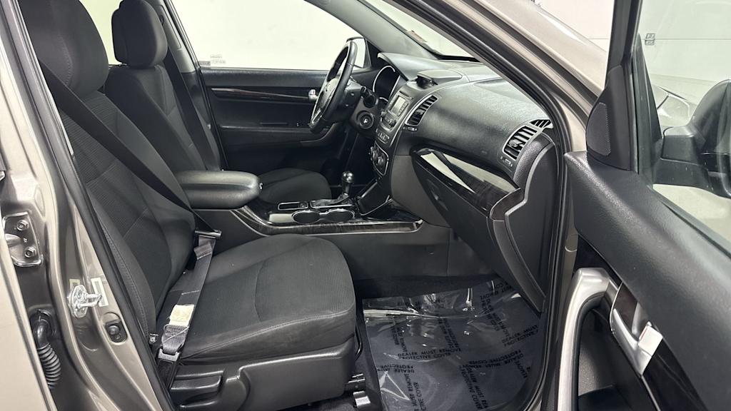 Thumbnail: 2015 Kia Sorento - 30