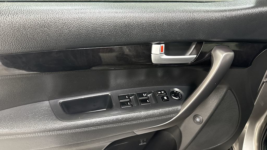 Thumbnail: 2015 Kia Sorento - 26