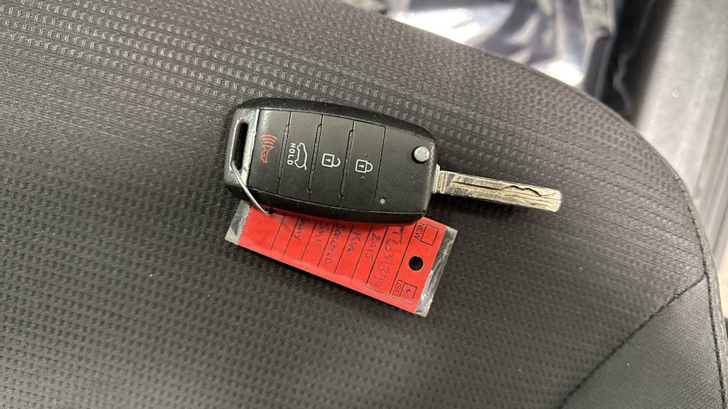 Thumbnail: 2015 Kia Sorento - 19