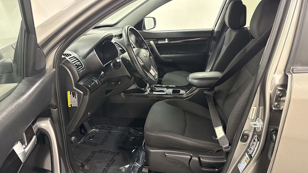 Thumbnail: 2015 Kia Sorento - 11