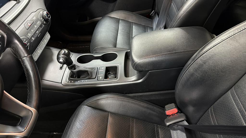 Thumbnail: 2017 Kia Sorento - 12