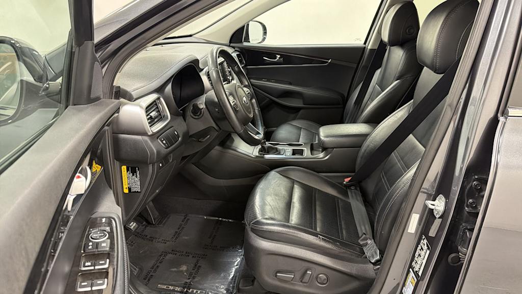 Thumbnail: 2017 Kia Sorento - 11