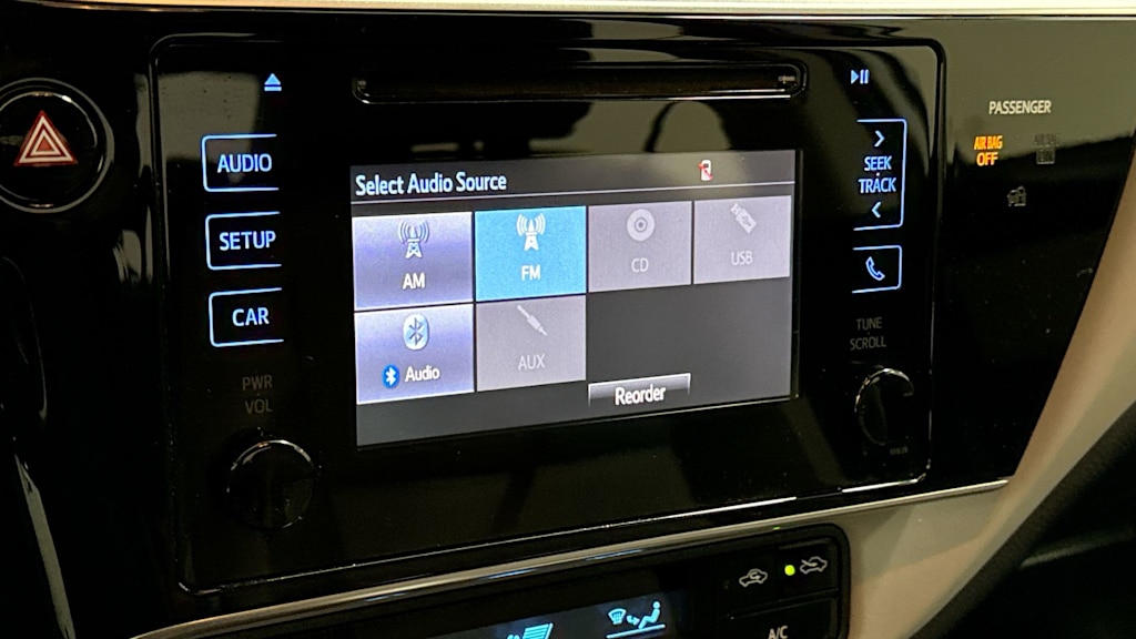 2017 Toyota Corolla LE Eco 13