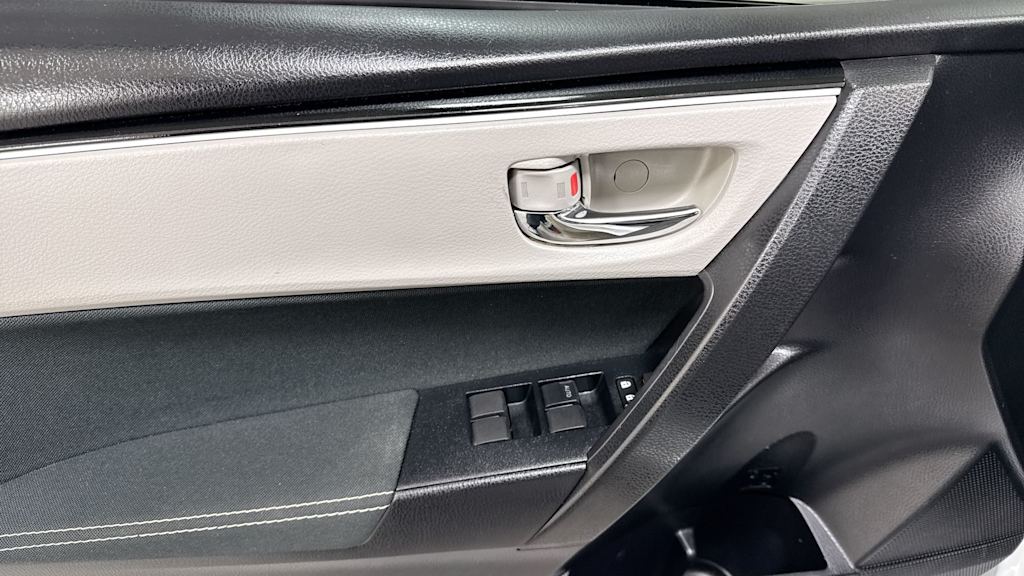 2017 Toyota Corolla LE Eco 26