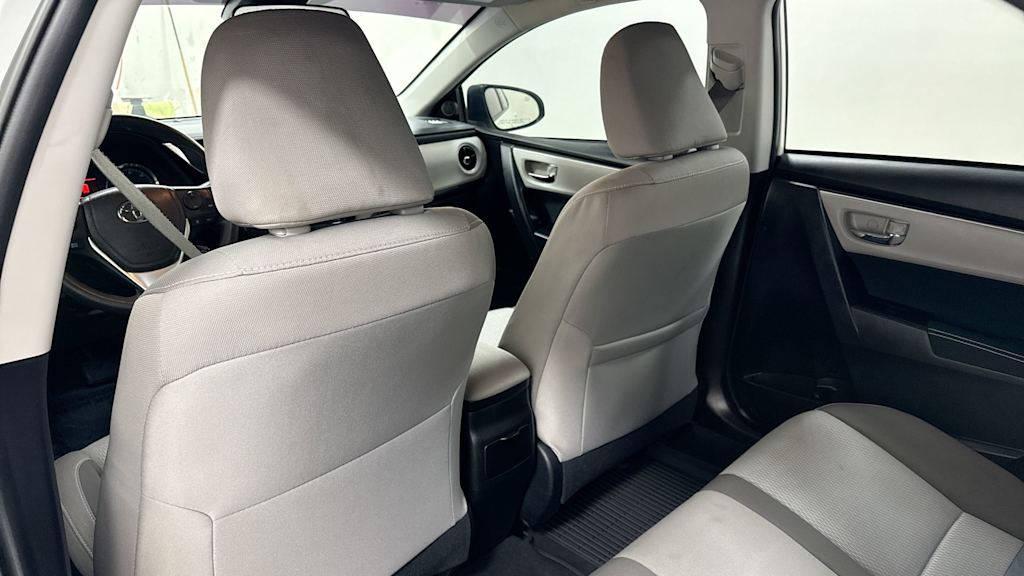 2017 Toyota Corolla LE Eco 29