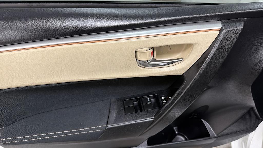 Thumbnail: 2014 Toyota Corolla - 25