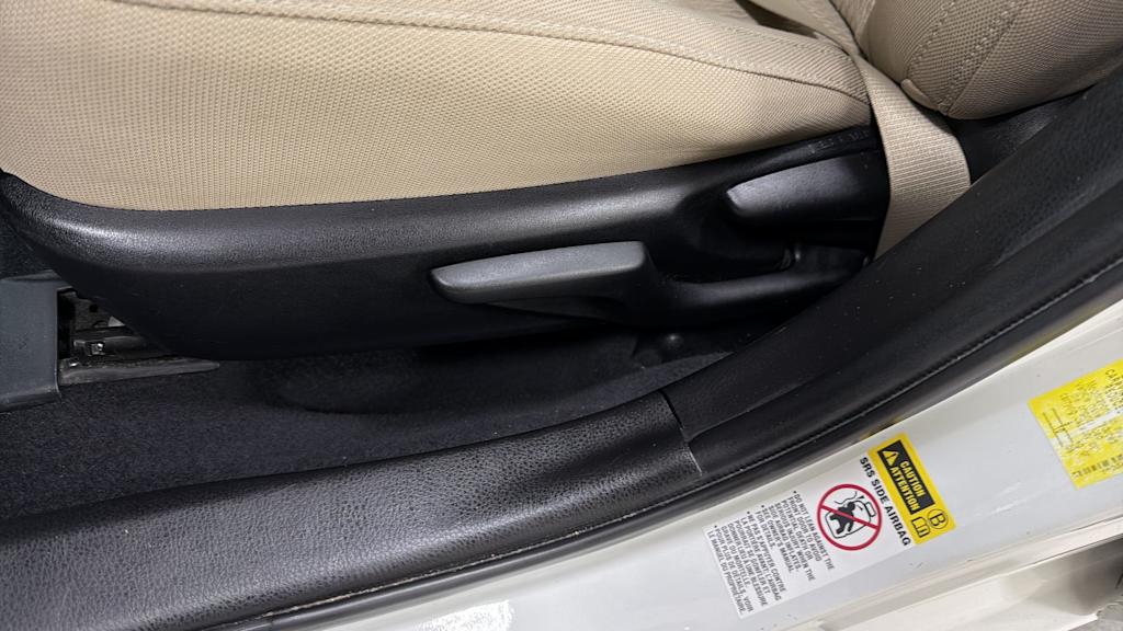 Thumbnail: 2014 Toyota Corolla - 24