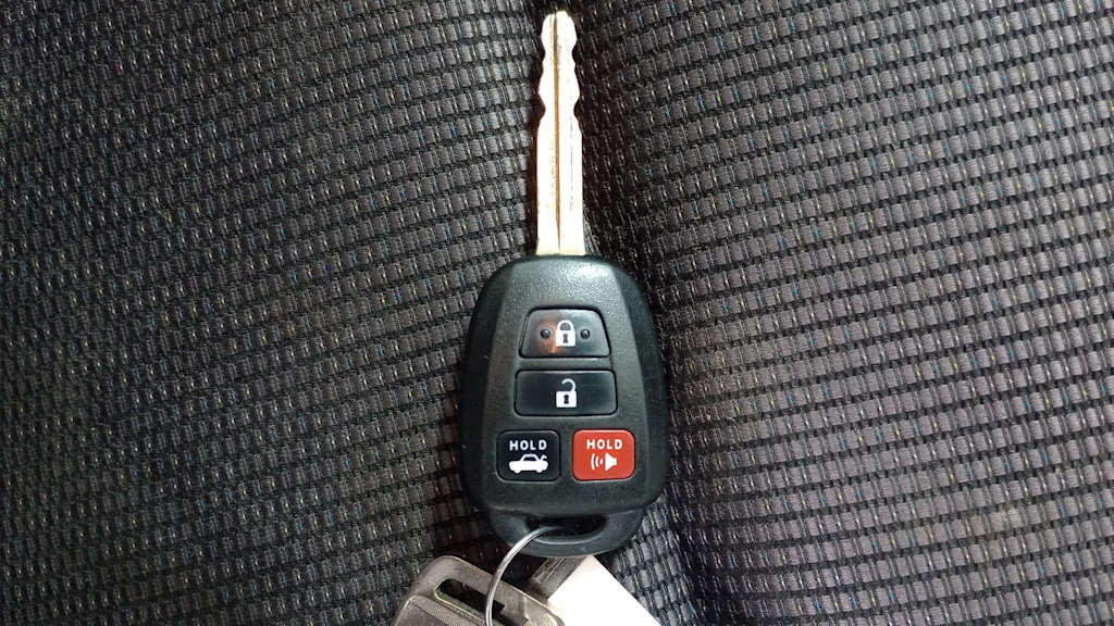 2016 Toyota Corolla LE 17