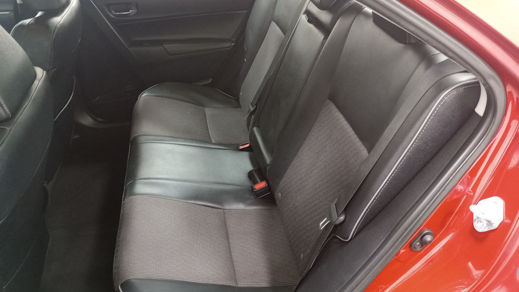 2016 Toyota Corolla LE 12
