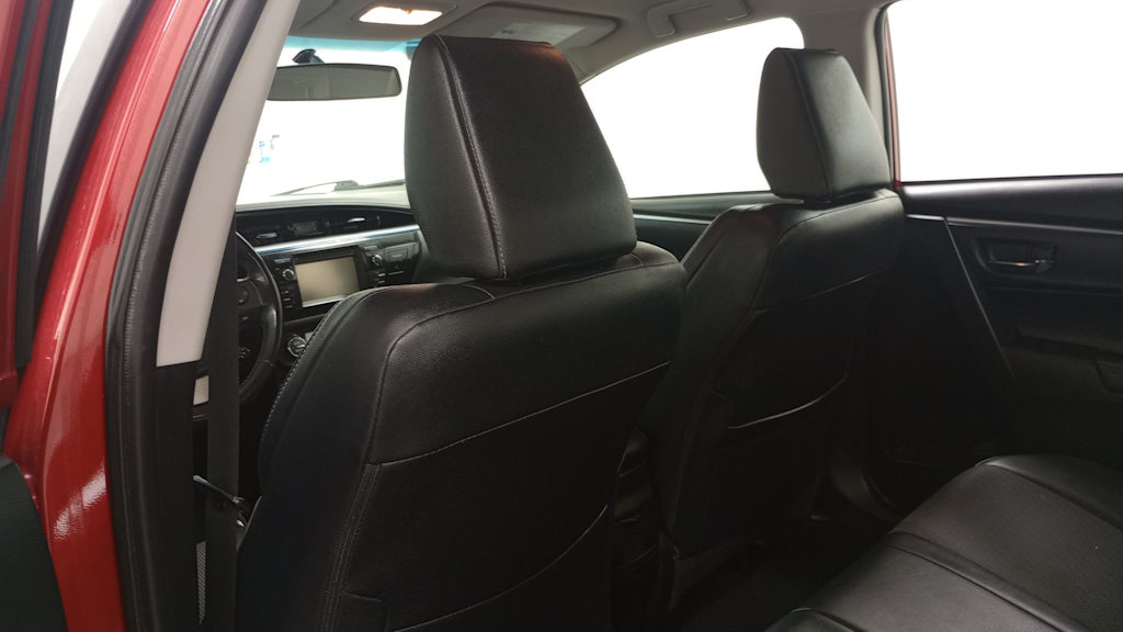 2016 Toyota Corolla LE 29