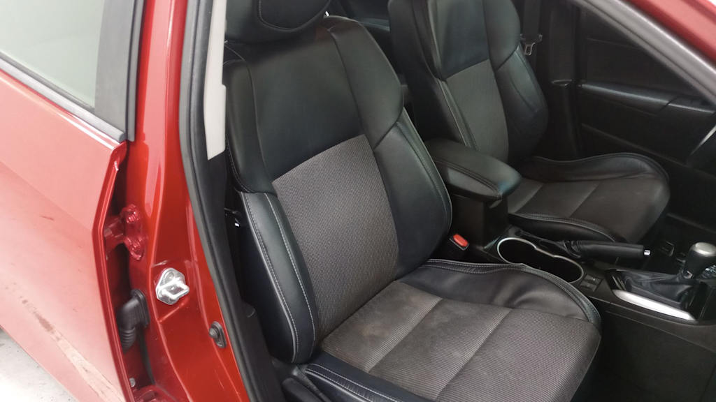 2016 Toyota Corolla LE 11
