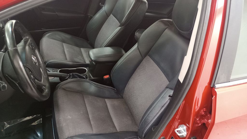 2016 Toyota Corolla LE 10