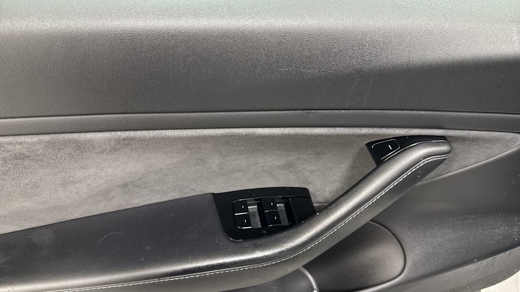 Thumbnail: 2019 Tesla Model 3 - 23