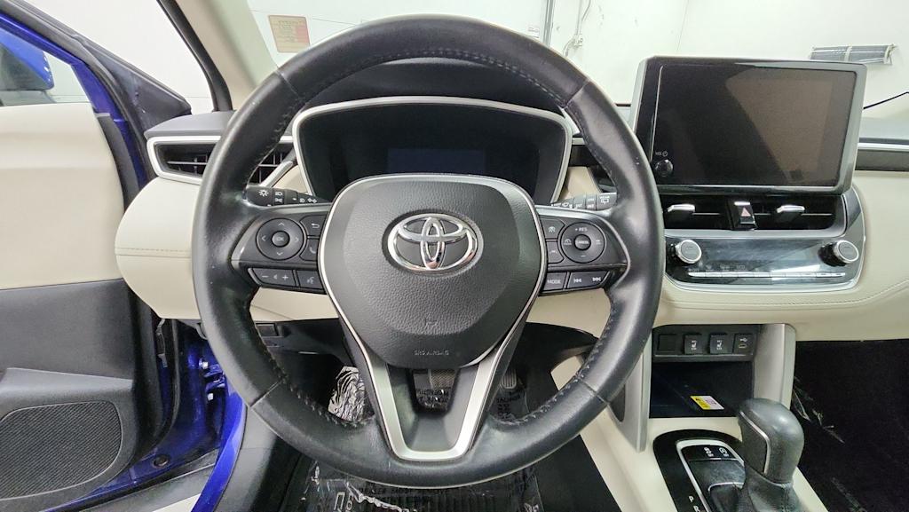 Thumbnail: 2023 Toyota Corolla Cross - 8