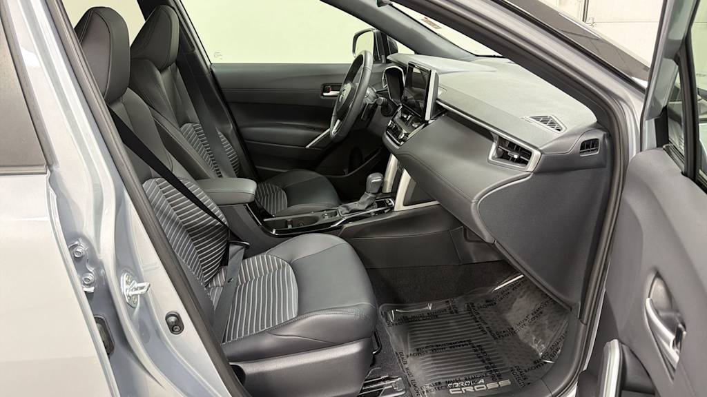 Thumbnail: 2024 Toyota Corolla Cross - 32