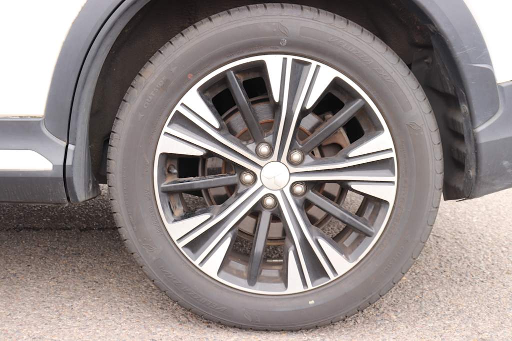 Thumbnail: 2019 Mitsubishi Eclipse Cross - 6