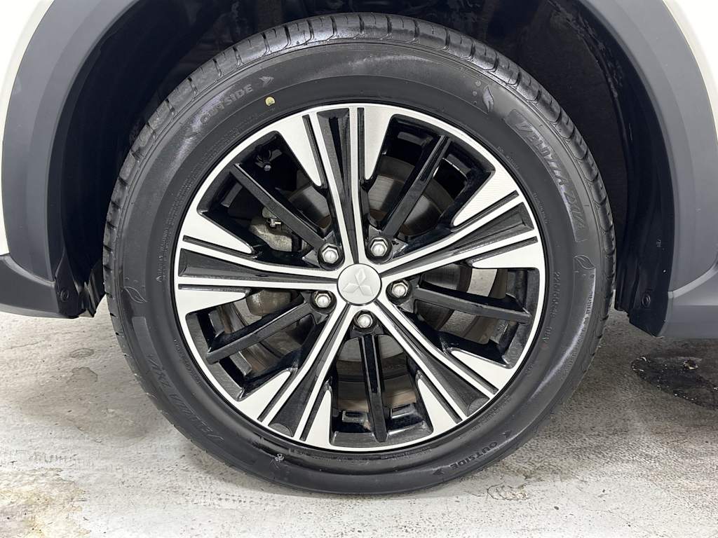 Thumbnail: 2019 Mitsubishi Eclipse Cross - 8