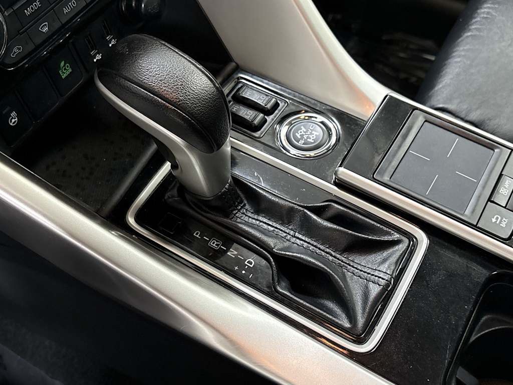 Thumbnail: 2019 Mitsubishi Eclipse Cross - 16