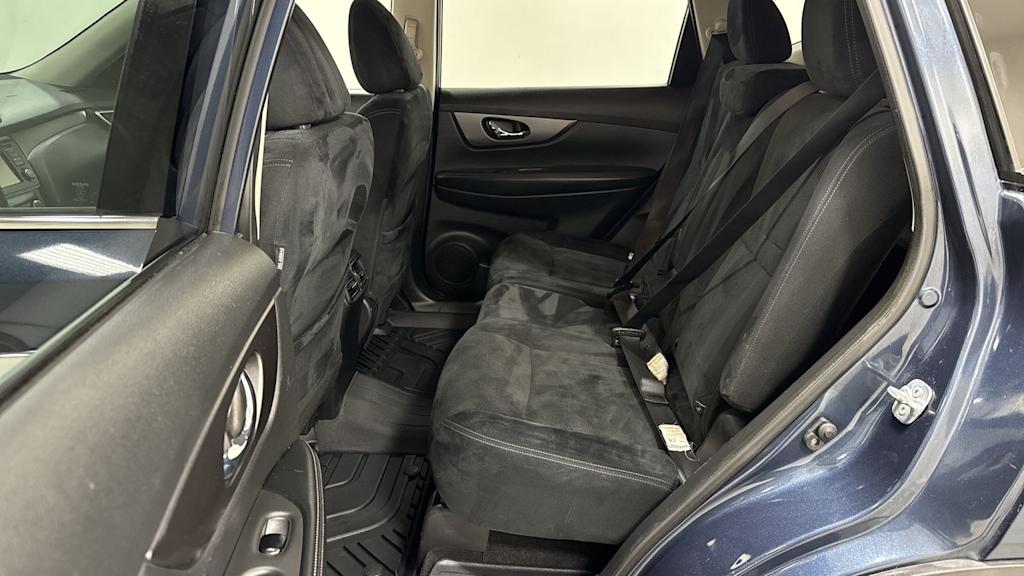 Thumbnail: 2016 Nissan Rogue - 12