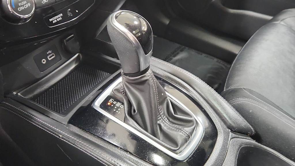 Thumbnail: 2018 Nissan Rogue - 16